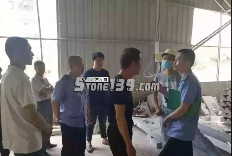惠安東嶺鎮督促違建石材廠自行拆除，面積達4300平方米！