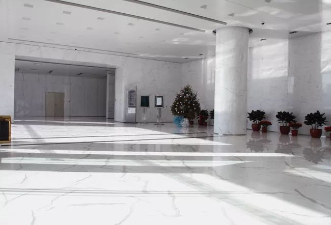 【其睞石材】設(shè)計師喜歡的卡拉拉白、雪花白等意大利白色大理石