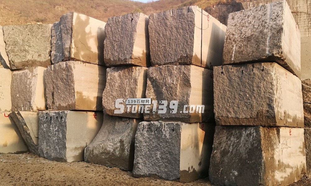 廣西芝麻黑（鐘山青）礦區(qū)一手報(bào)價(jià)！可完美替代福建長(zhǎng)泰G654！