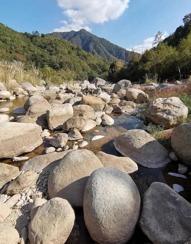 人跡罕至！浙江溫州永嘉這里有條花崗巖石河、平板溪