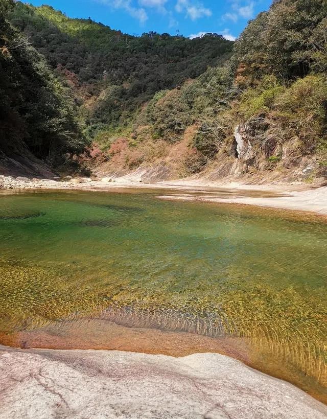 人跡罕至！浙江溫州永嘉這里有條花崗巖石河、平板溪