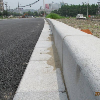 現貨充足 自有芝麻白花崗巖 廠家直售路沿石 平石 石材