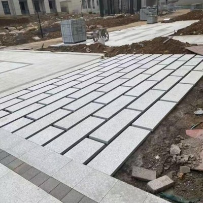 湖南芝麻灰花崗巖廣場地鋪工程實景